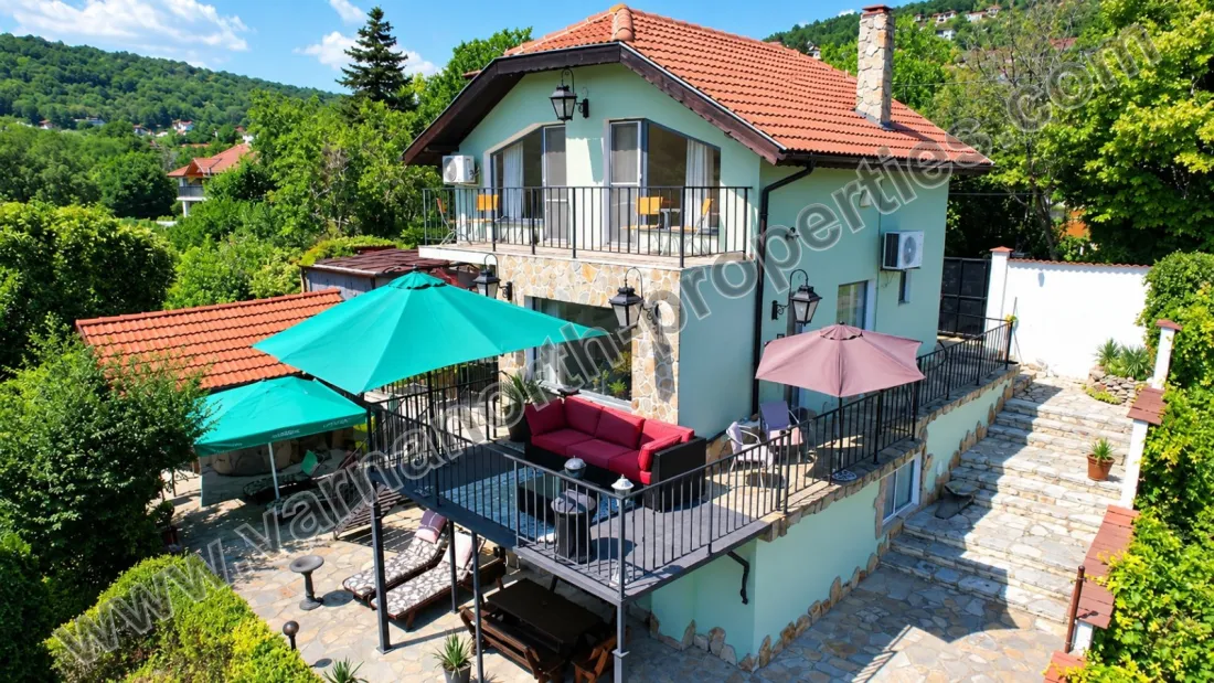 КЪЩА С МОРСКА ПАНОРАМА В БАЛЧИК, основна снимка