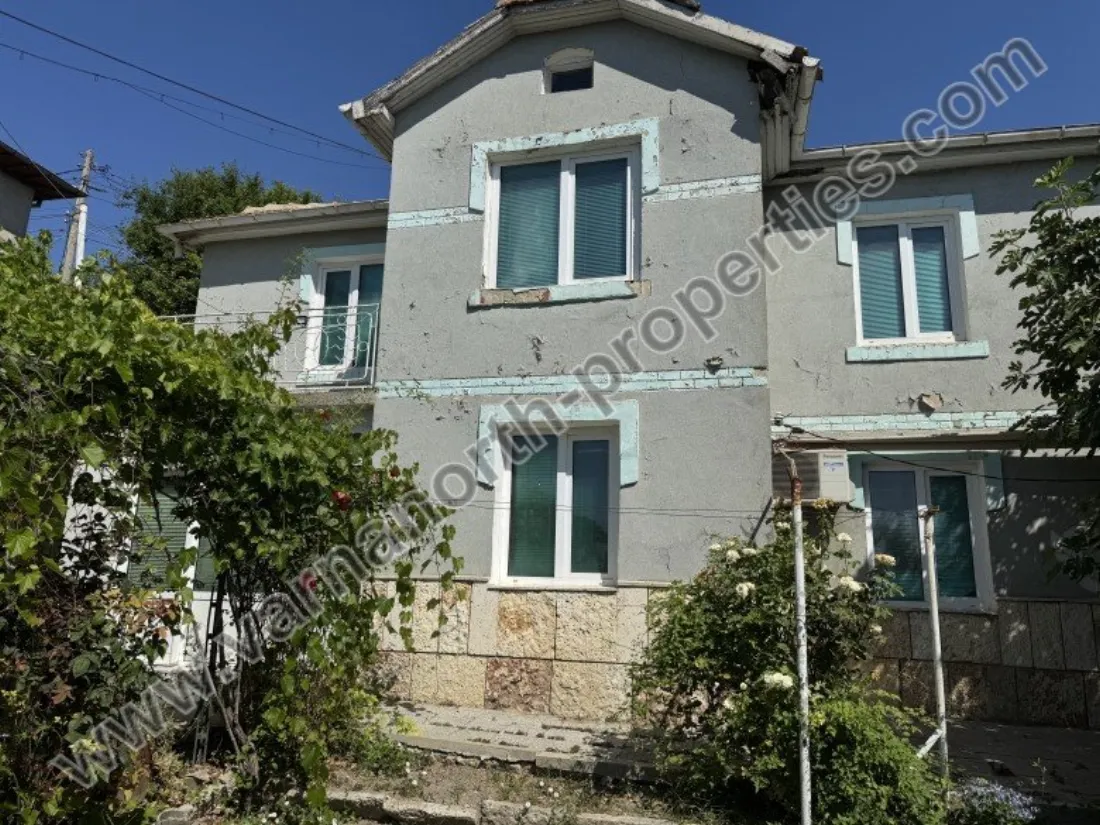 Haus in einem ruhigen und bevorzugten Teil von Balchik mit hervorragender Anbindung – Balchik, Hauptfoto