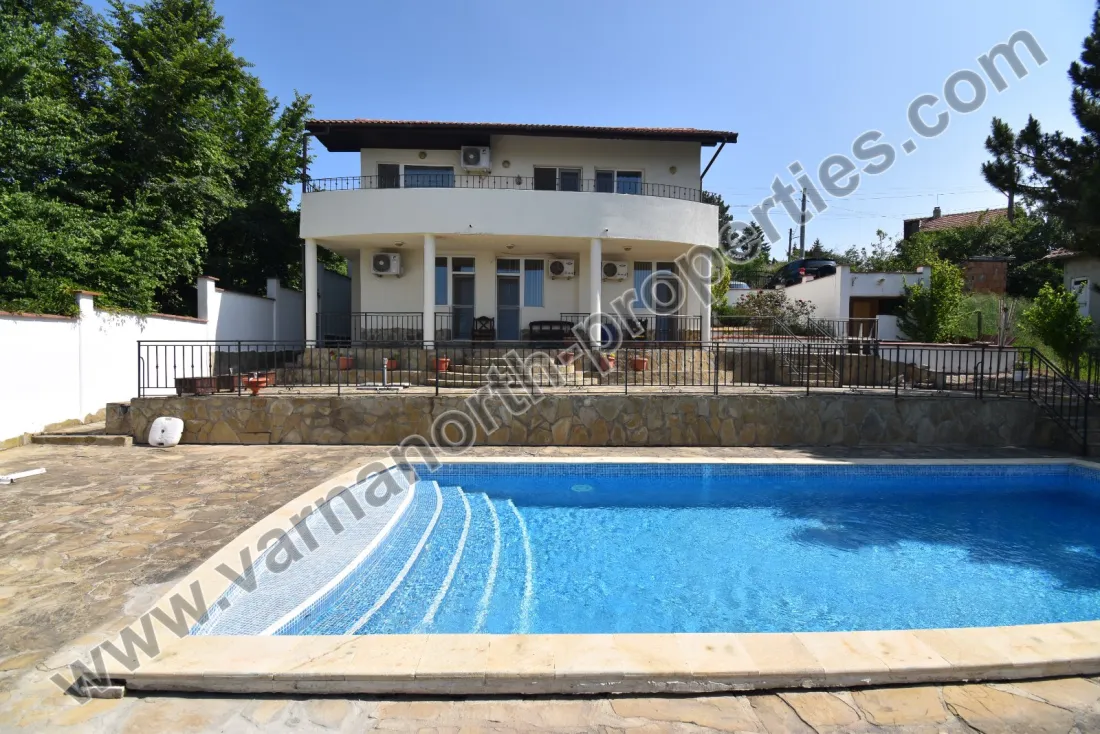 Zweistöckiges Haus mit Meerblick und Pool – Balchik, Hauptfoto