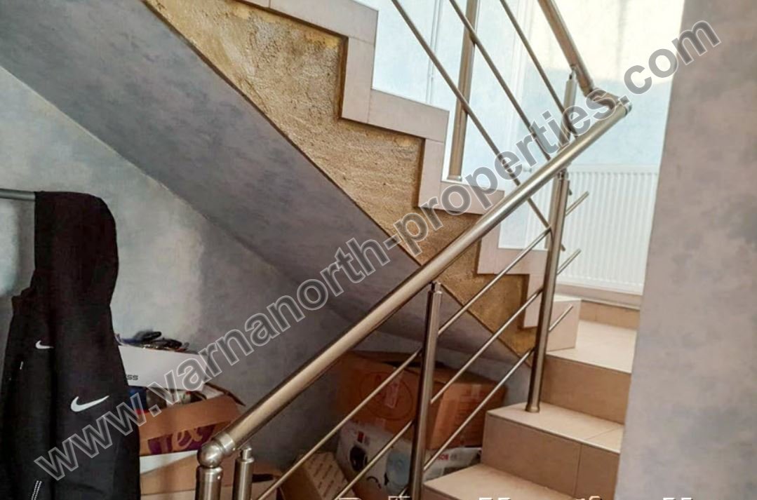 Хубава обзаведена къща на 12 км от Добрич — снимка 4