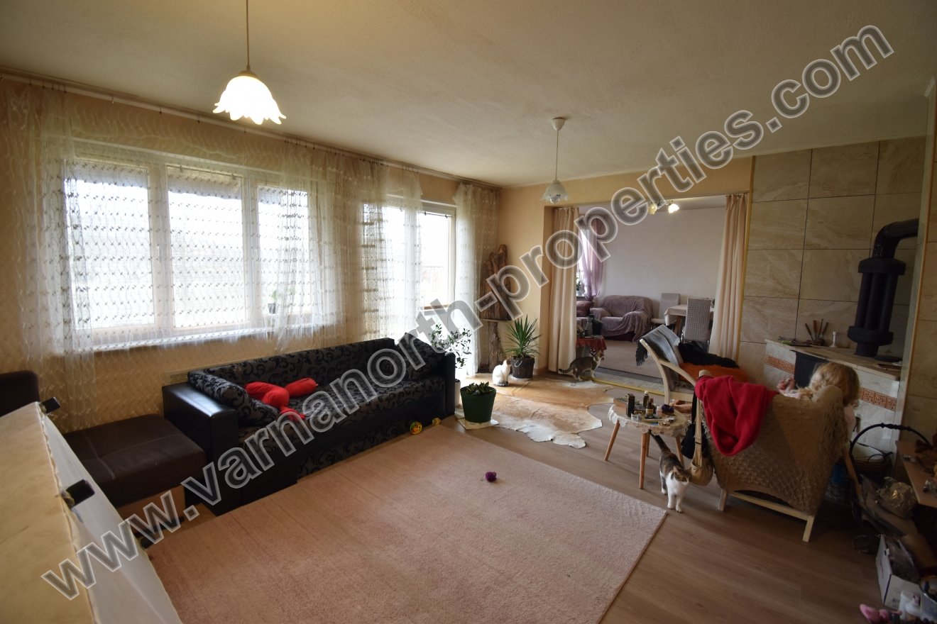 4 bedroom house in excellent village near the sea - picture 3
