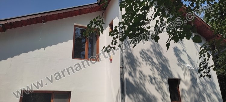 Къща с голям двор в тих район близо до Генерал Тошево — снимка 7