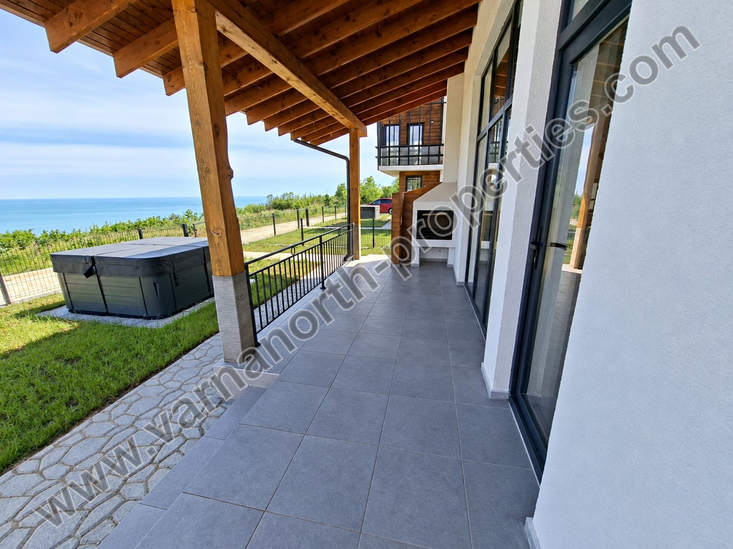 ВИЛА С ВПЕЧАТЛЯВАЩА МОРСКА ПАНОРАМА — снимка 2