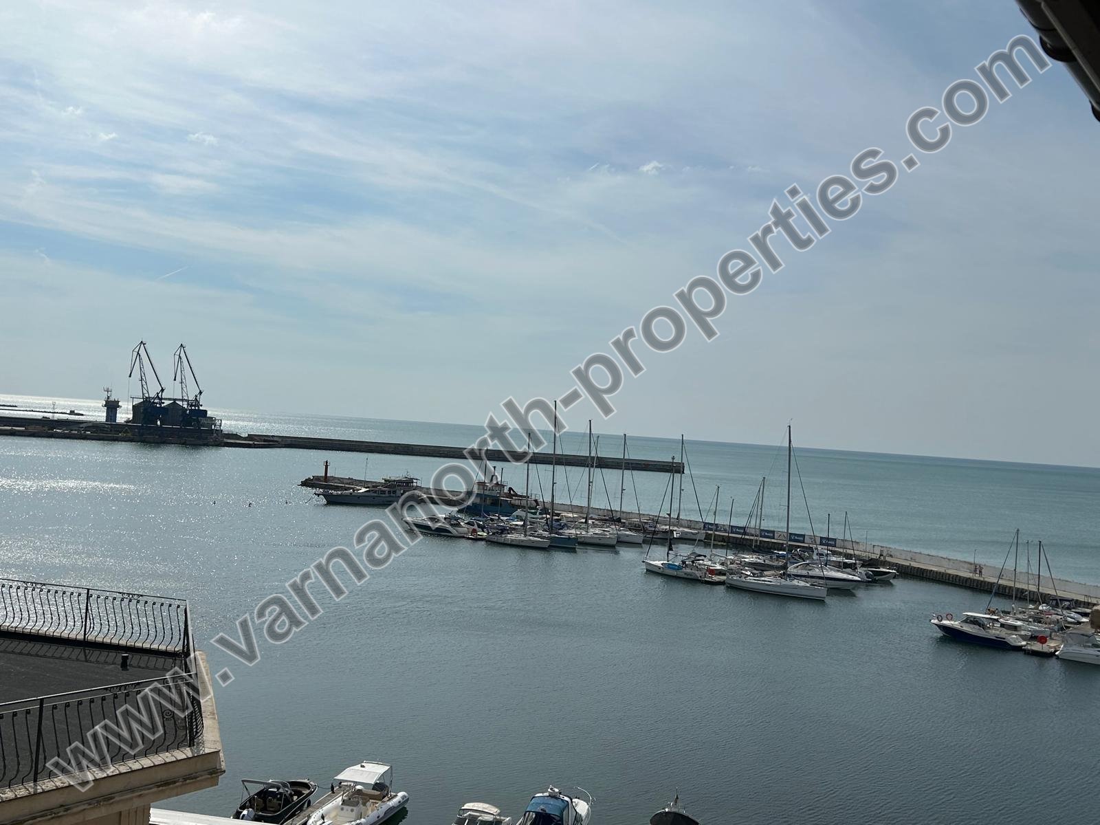 Apartment with sea view in Balchik — Apartment in Balchik