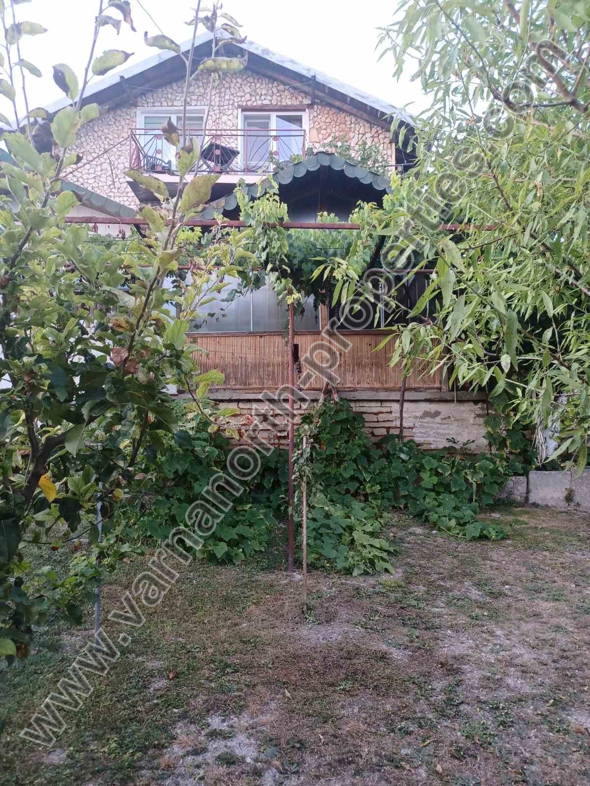 Къща-близнак с морска панорама с отлична локация — снимка 8