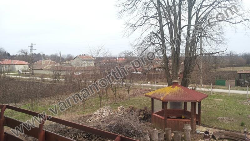 Голяма къща с голям парцел недалеч от Добрич и Балчик — снимка 3