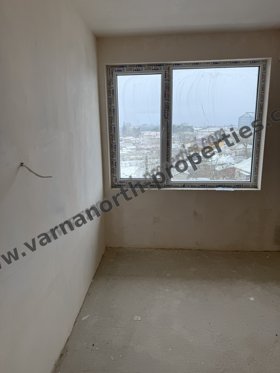 Жилищна сграда с Акт 16 на централна улица в Балчик — снимка 5