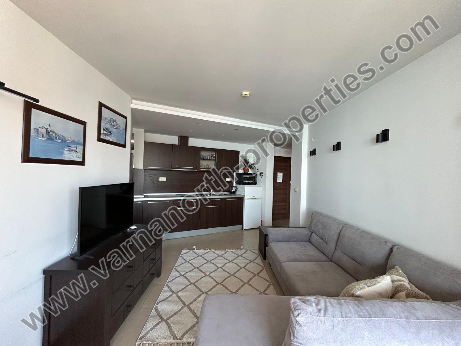 Apartment with a sea view in Balchik — photo 6